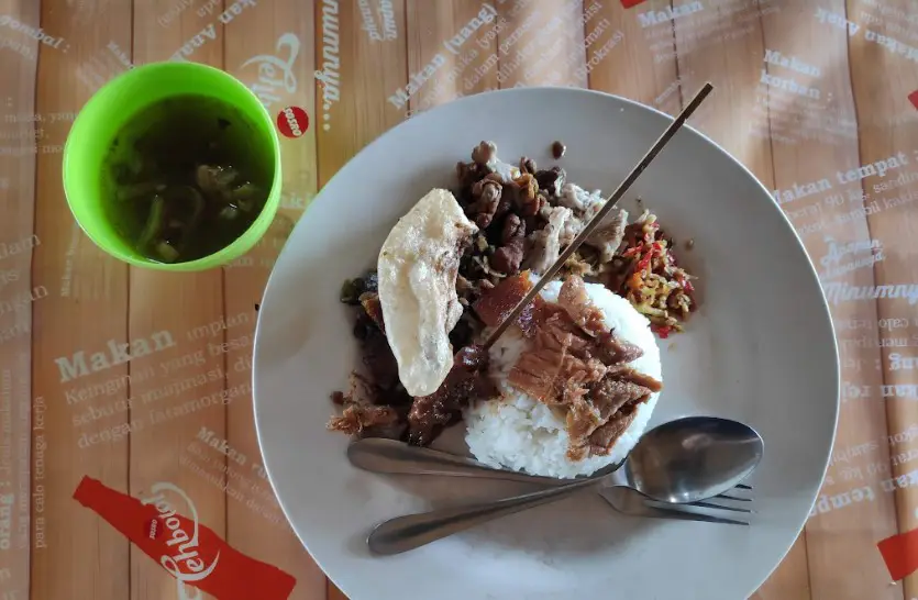 Foto Menu Makan Warung Babi Guling Sudirasa