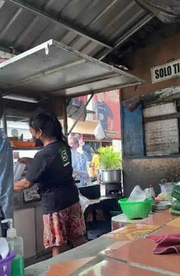 Foto Suasana Sate Babi Pak Ciwir