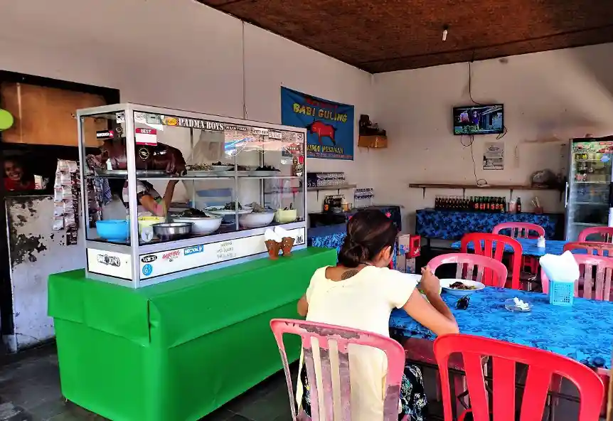 Foto Suasana Tempat Makan Melasty Babi Guling