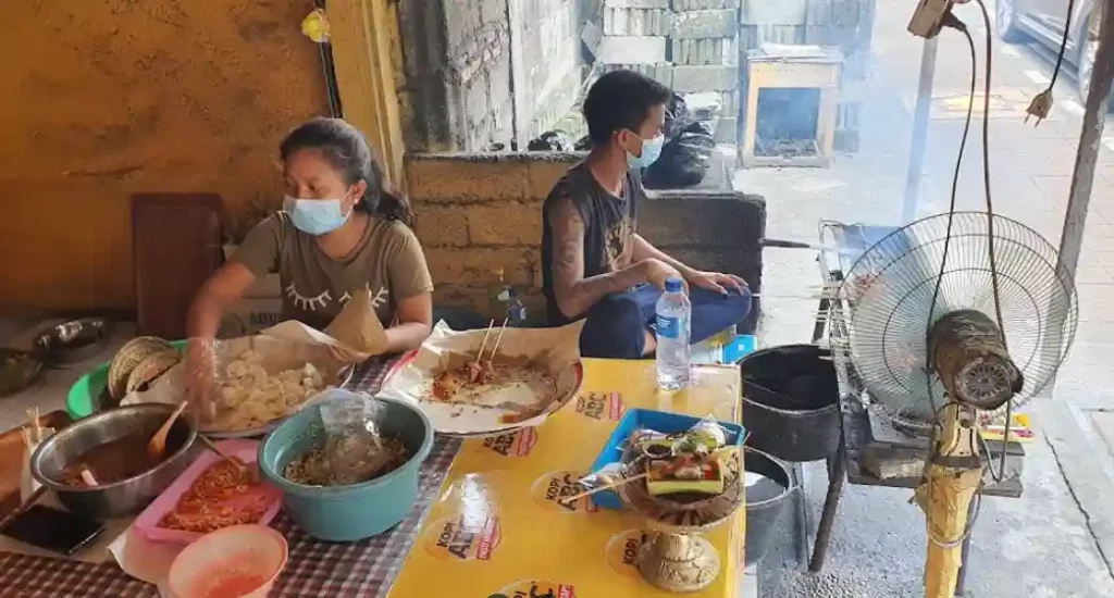 Foto Warung Sate Babi Guling Bu Rai