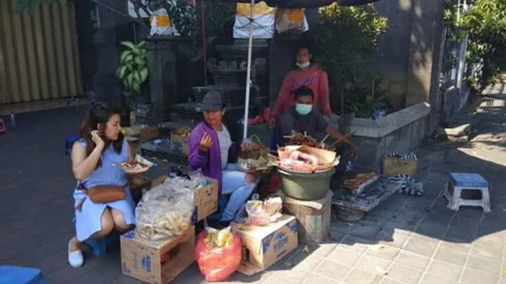 Jam Buka Sate Babi Pattimura