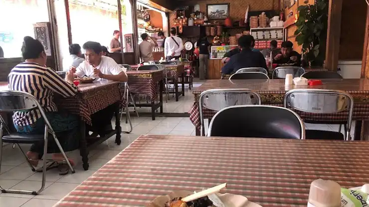 Jam Buka Warung Babi Guling Sari Nadi