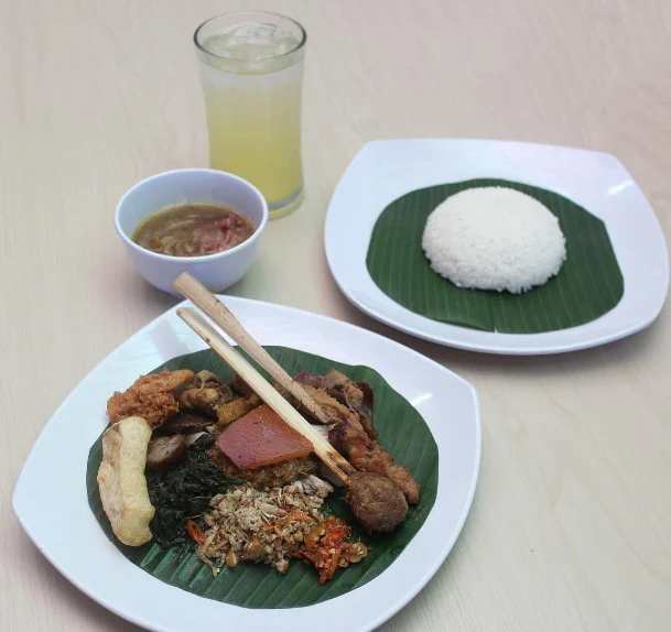 Makanan Favorit di Babi Guling Swari