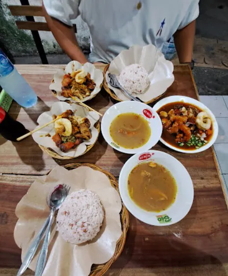 Makanan di Babi Guling Singaraja Beras Merah Rendi 1