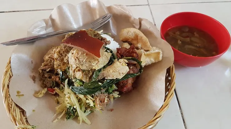 Menu Favorit di Warung Babi Guling Buk Ari