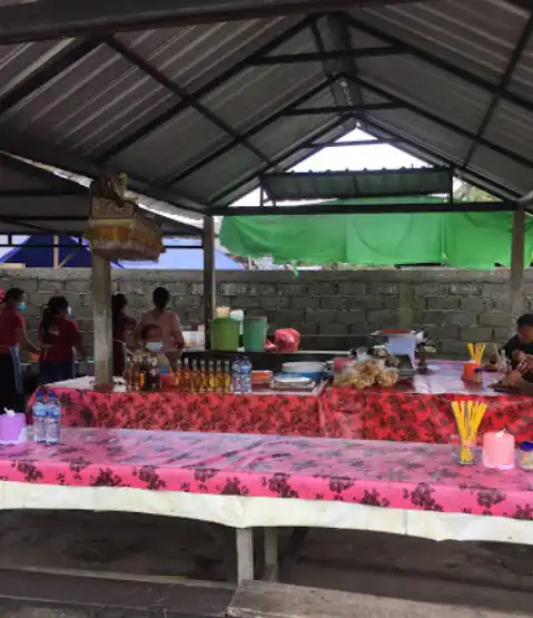 Suasana Tempat Makan di Babi Guling Men Gareng