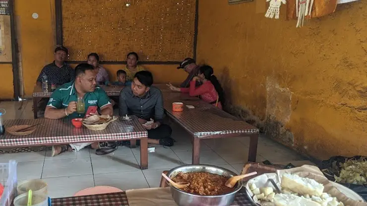 Ulasan Warung Sate Babi Guling Bu Rai