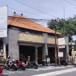 Warung Babi Guling Penatih I Nyoman Siring