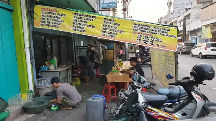 Warung Pak Tri Aneka Babi