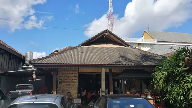 Alamat Warung Babi Guling Handayani