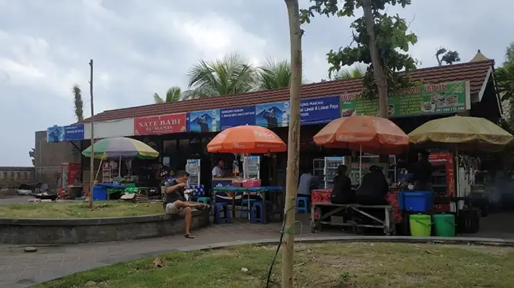 Lokasi Strategis Warung Sate Babi Bu Manis