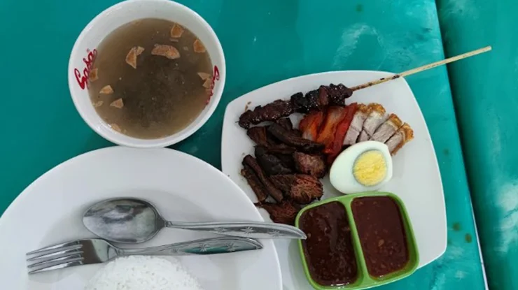 Menu Andalan di Warung Sate Babi Rosari