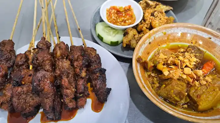 Menu Unggulan RM Sate Babi Kelengan Semarang